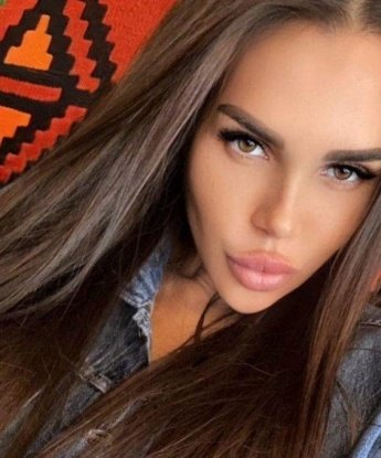 Страстная брюнетка со страстными губками и искрометными глазами приглашает в гости щедрого мужчину. Гарантирую незабываемый опыт и полное расслабление. Все вопросы по телефону! 12839, 24 года